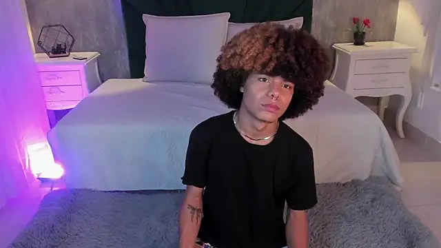 Alexiis Etereo online show from March 2026 07:25:01 PM