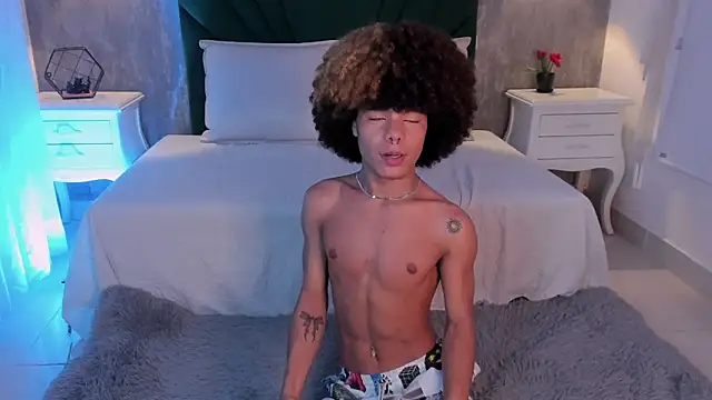 Alexiis Etereo online show from April 2026 02:04:02 PM