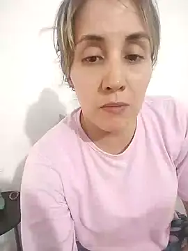 Snapshot of Isabel23zr chatting on January 2025 03:43:01 PM Isabel23zr online show from January 2025 03:43:01 PM