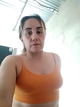 Isabel23zr online show from November 2025 04:05:01 PM