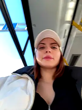 Snapshot of Accole chatting on December 2024 09:51:01 AM Accole online show from December 2024 09:51:01 AM