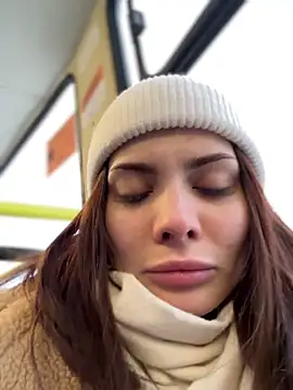 Snapshot of Accole chatting on January 2025 12:44:02 PM Accole online show from January 2025 12:44:02 PM