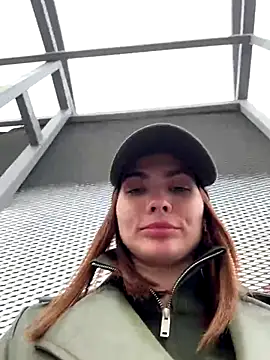 Snapshot of Accole chatting on November 2025 09:09:01 AM Accole online show from November 2025 09:09:01 AM