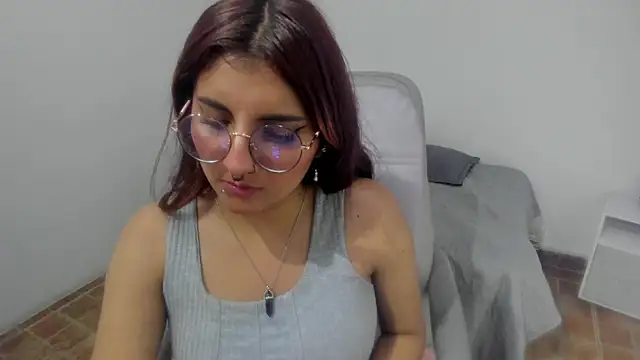 Snapshot of Alliccee chatting on December 2024 11:29:02 AM Alliccee online show from December 2024 11:29:02 AM