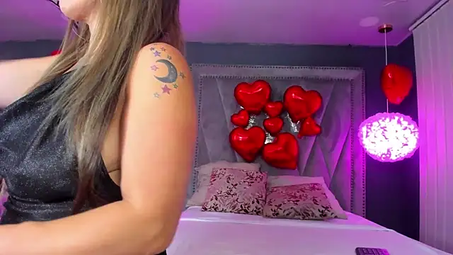 Hotsamantamature online show from February 2025 07:38:02 PM