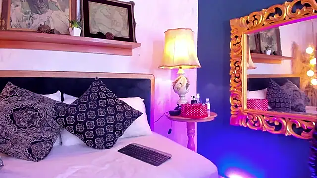 Hotsamantamature online show from March 2025 07:36:01 PM