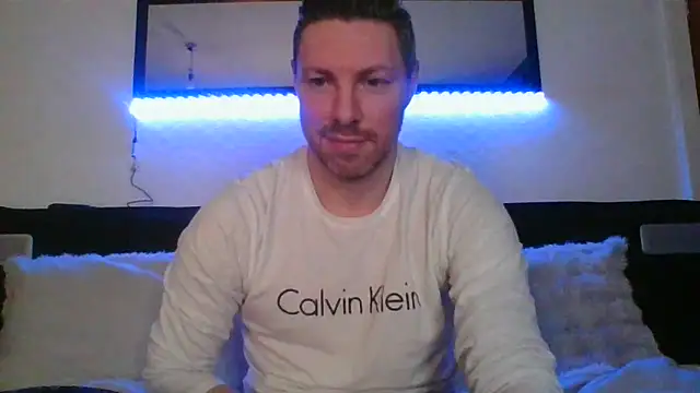 Snapshot of Fit4fun24 chatting on April 2026 10:37:02 PM Fit4fun24 online show from April 2026 10:37:02 PM