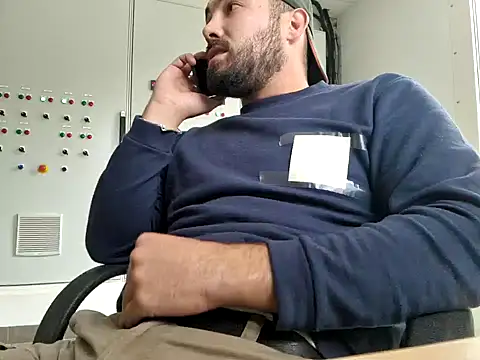 Leonormaldick online show from November 2025 11:10:01 AM