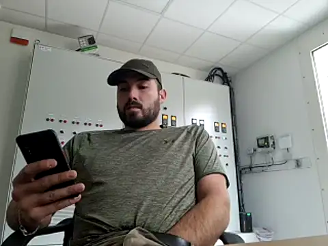 Leonormaldick online show from December 2025 12:42:02 PM