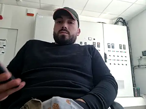 Leonormaldick online show from February 2026 12:01:01 PM