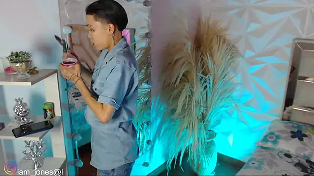 Jonesliam23 online show from March 2026 07:29:01 PM