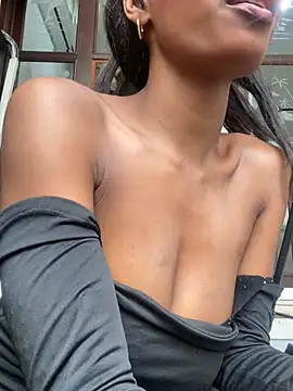 adaraSmiith online show from December 2024 08:43:01 PM