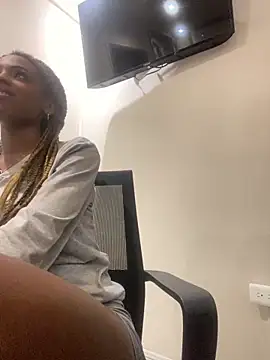 adaraSmiith online show from January 2025 11:42:02 AM