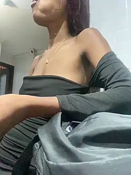 adaraSmiith online show from January 2025 11:30:02 AM