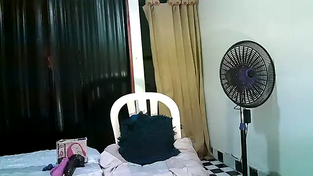 kimmiemm online show from November 2025 02:24:02 AM