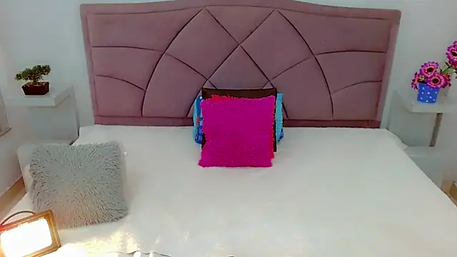 laura sweett120 online show from February 2025 03:54:01 AM