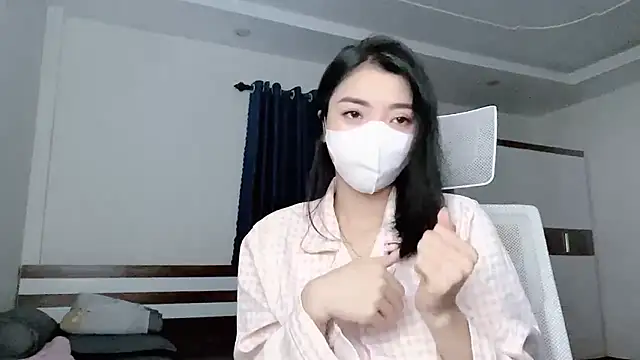 Snapshot of Linda_2k chatting on November 2025 03:11:01 PM Linda 2k online show from November 2025 03:11:01 PM
