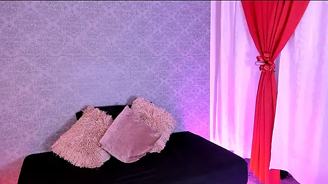 Snapshot of CatrinaRossi chatting on December 2024 07:51:01 PM CatrinaRossi online show from December 2024 07:51:01 PM