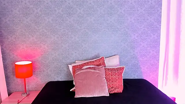 Snapshot of CatrinaRossi chatting on January 2025 07:54:01 PM CatrinaRossi online show from January 2025 07:54:01 PM