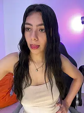 Snapshot of Liissa_cute_ chatting on June 2026 06:14:01 PM Liissa cute online show from June 2026 06:14:01 PM