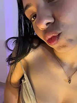 Snapshot of Liissa_cute_ chatting on July 2026 07:30:01 PM Liissa cute online show from July 2026 07:30:01 PM