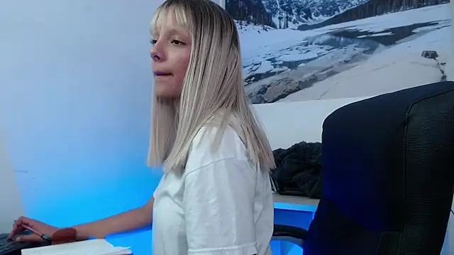 peyton golden1 online show from December 2025 04:08:01 AM