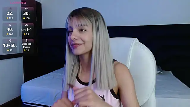 Snapshot of peyton_golden1 chatting on April 2026 03:32:01 AM peyton golden1 online show from April 2026 03:32:01 AM