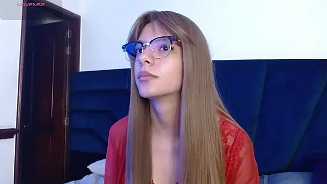 Snapshot of peyton_golden1 chatting on April 2026 03:54:02 AM peyton golden1 online show from April 2026 03:54:02 AM