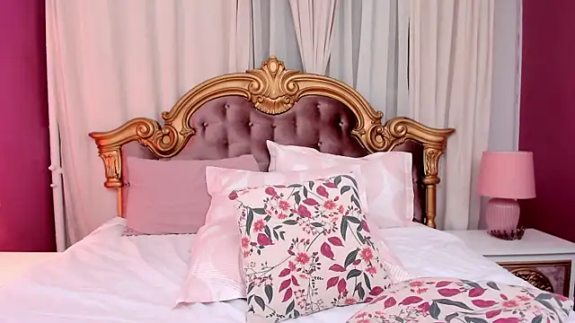 Snapshot of beauty_luna18 chatting on January 2026 06:21:02 PM beauty luna18 online show from January 2026 06:21:02 PM