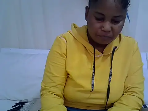 Snapshot of browndolly12 chatting on July 2026 09:33:02 AM browndolly12 online show from July 2026 09:33:02 AM