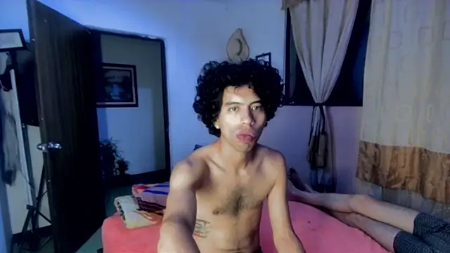 Snapshot of sweet_tippot chatting on January 2025 03:15:01 AM sweet tippot online show from January 2025 03:15:01 AM