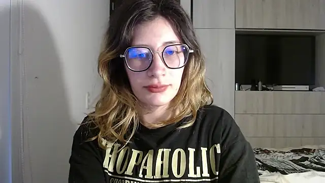 mariana124- online show from December 2024 05:58:02 PM