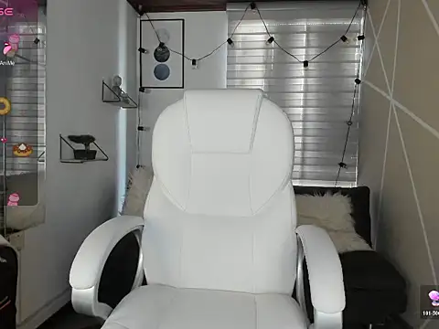 Enma  clark online show from November 2025 08:41:02 PM