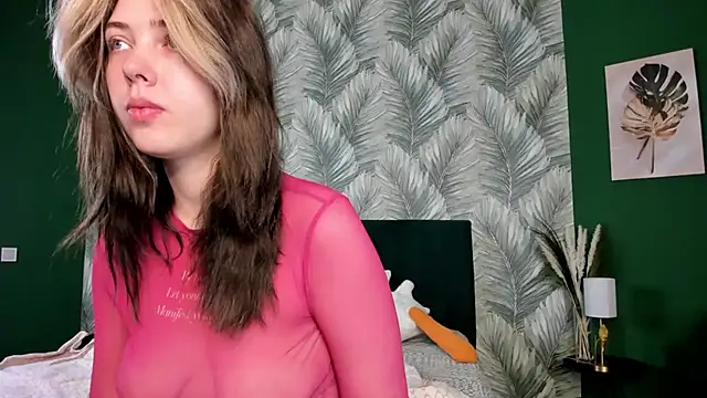 Vanessa Walters online show from October 2025 02:52:01 AM