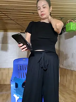 Tinease online show from October 2025 02:28:02 PM