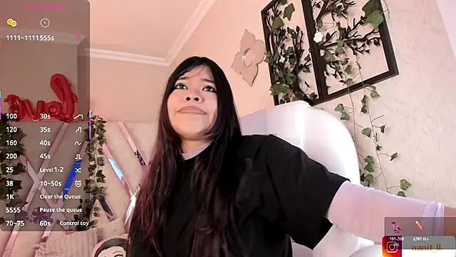 Punkys  online show from November 2025 07:36:02 PM