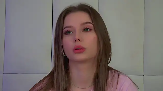 Snapshot of DianaVert chatting on June 2026 08:46:01 PM DianaVert online show from June 2026 08:46:01 PM