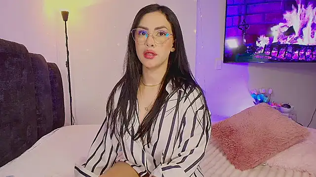 Snapshot of Maya_Bluee chatting on April 2026 03:53:01 AM Maya Bluee online show from April 2026 03:53:01 AM