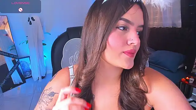 ellarosee  online show from October 2025 05:37:01 PM