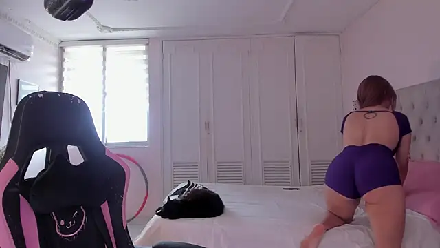 SweetJennaa online show from October 2025 06:26:02 PM