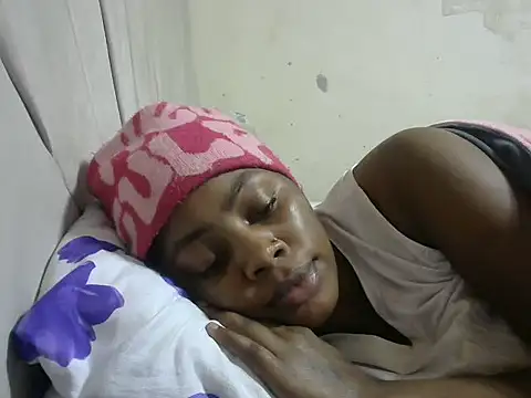 Snapshot of sweetgirlDora chatting on October 2025 03:43:01 PM sweetgirlDora online show from October 2025 03:43:01 PM