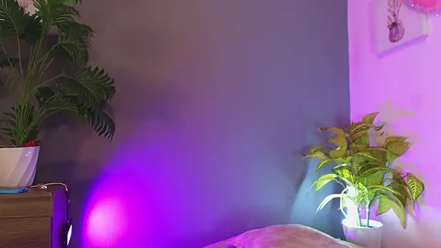 Snapshot of jade_brunnette chatting on May 2026 08:27:01 PM jade brunnette online show from May 2026 08:27:01 PM
