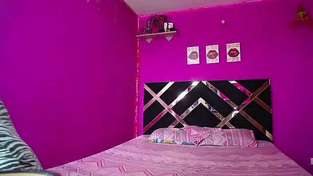 Zaratattoox online show from February 2025 08:13:01 PM