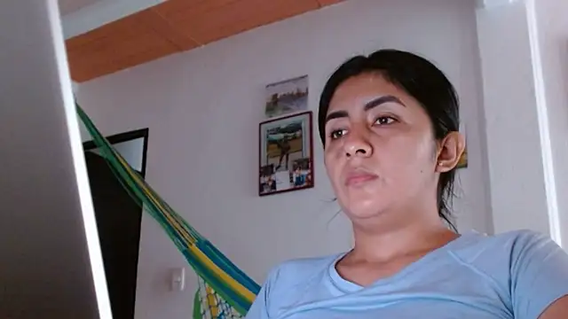 Snapshot of danna_peterson1 chatting on February 2025 08:40:01 PM danna peterson1 online show from February 2025 08:40:01 PM