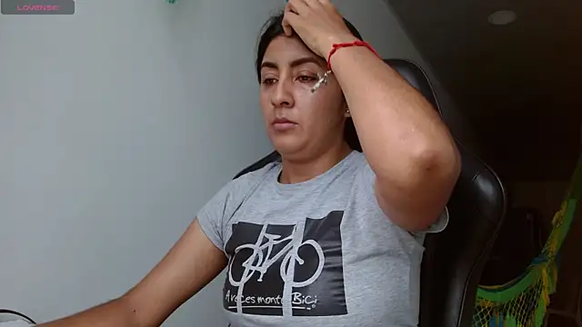 Snapshot of danna_peterson1 chatting on October 2025 07:56:02 PM danna peterson1 online show from October 2025 07:56:02 PM