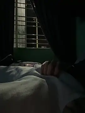 MephiticBermudas online show from October 2025 03:15:01 AM