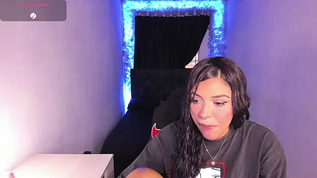 Mariana Hasper  online show from February 2025 10:08:02 PM