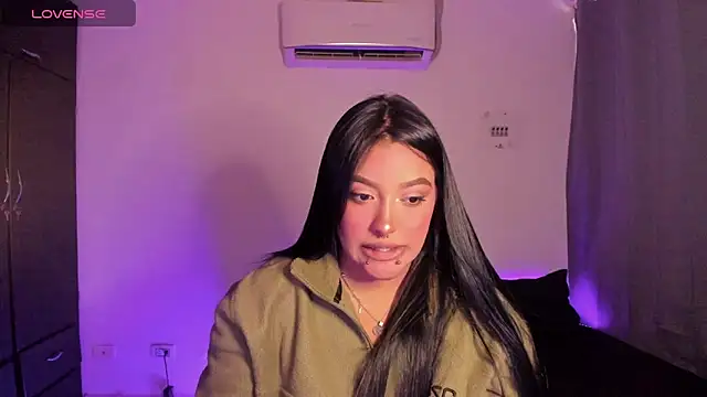 Mariana Hasper  online show from June 2026 06:23:01 PM