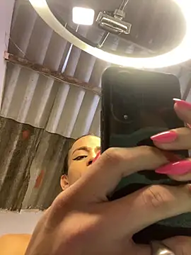 AlexaWarner online show from February 2026 04:04:02 PM