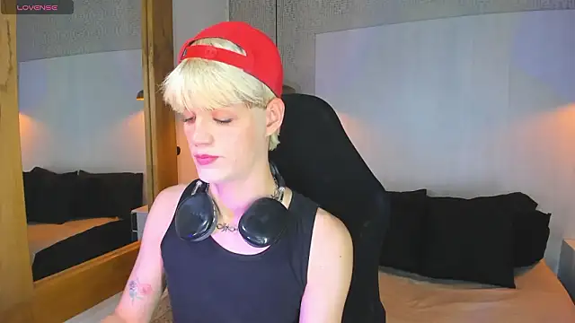 VladHellsing4 online show from March 2026 02:22:02 PM